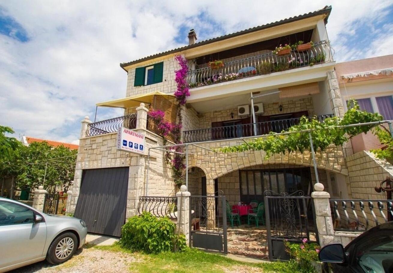 Apartments Juri Sućuraj Exterior foto