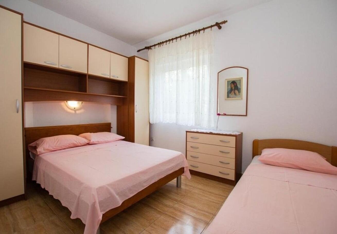 Apartments Juri Sućuraj Exterior foto